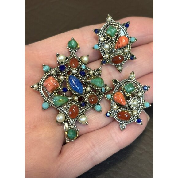 Hollycraft Jewelry - Vintage Hollycraft Multi Color Rhinestone Faux Pearl Brooch And Clip Earrings